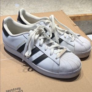 Adidas Superstar size 8